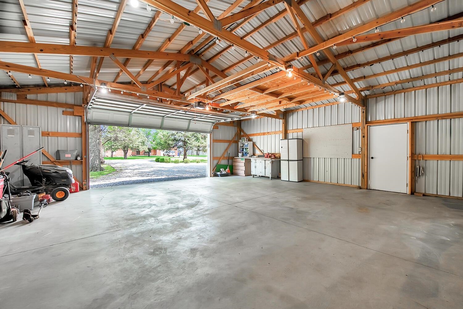 11905 W Cedar Lane, Maize, Kansas image 13