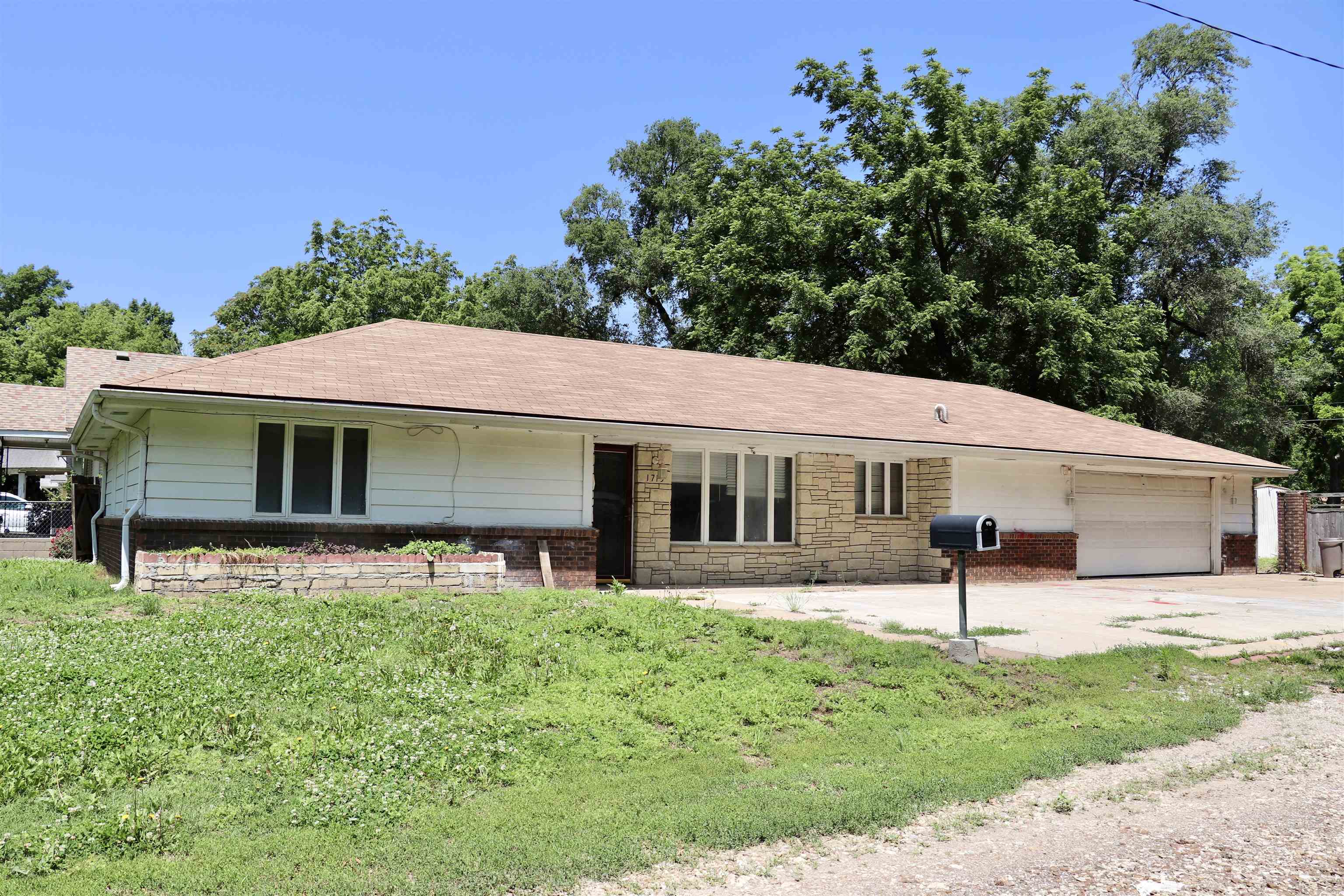 1719 Maris St, Winfield, Kansas image 1