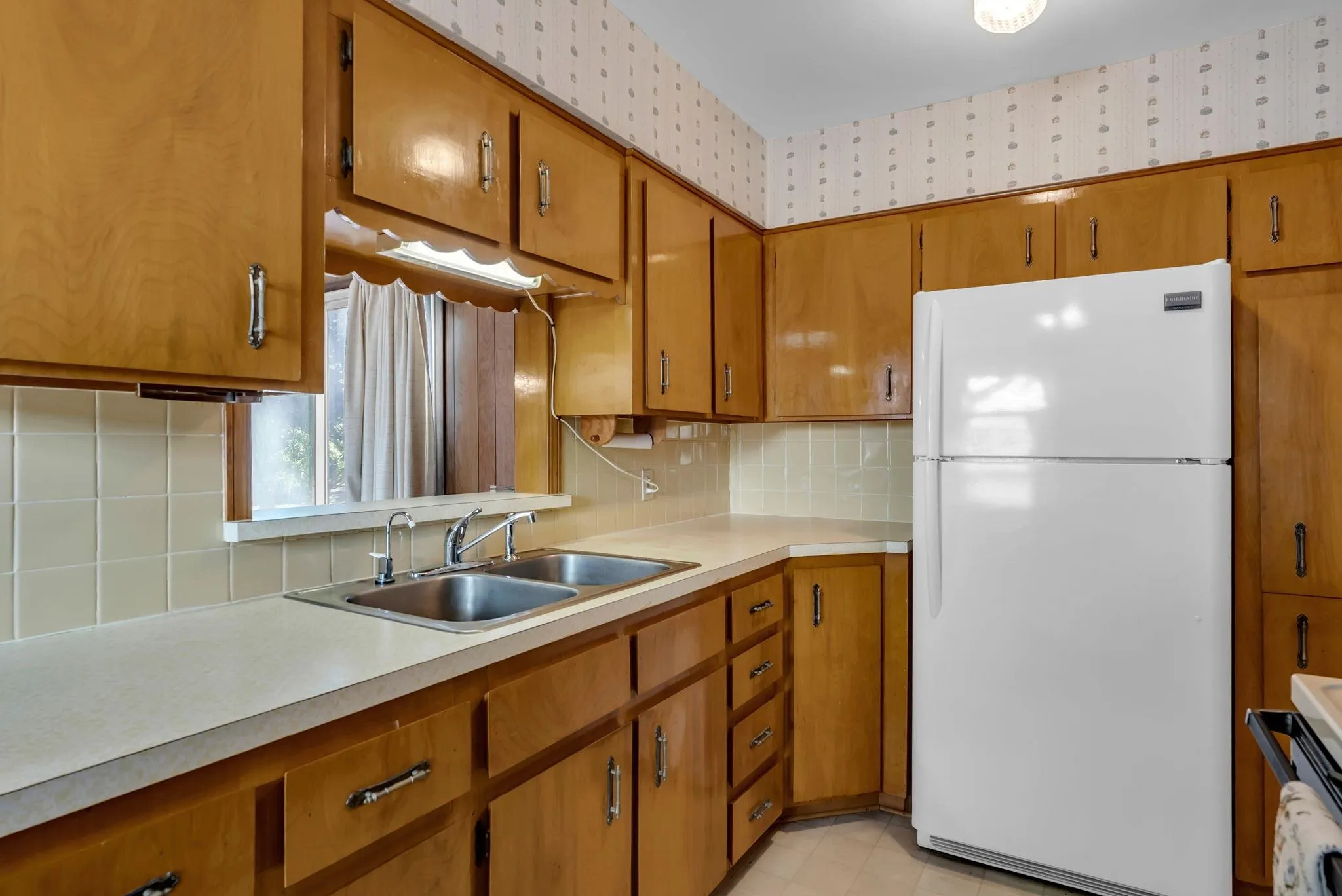 Derby, Kansas 67037, United States, 3 Bedrooms Bedrooms, ,2 BathroomsBathrooms,Residential,Pending,236681