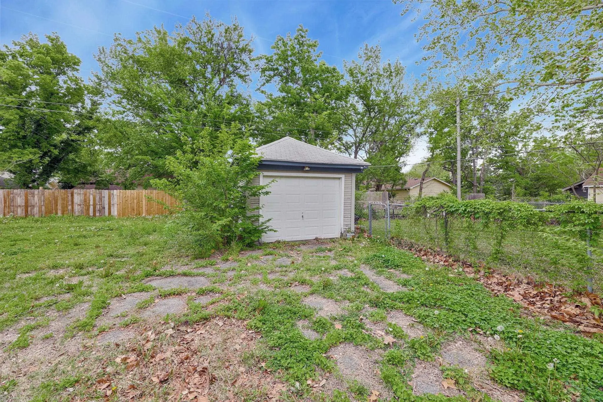 Wichita, Kansas 67211, United States, 3 Bedrooms Bedrooms, ,1 BathroomBathrooms,Residential,Pending,118329