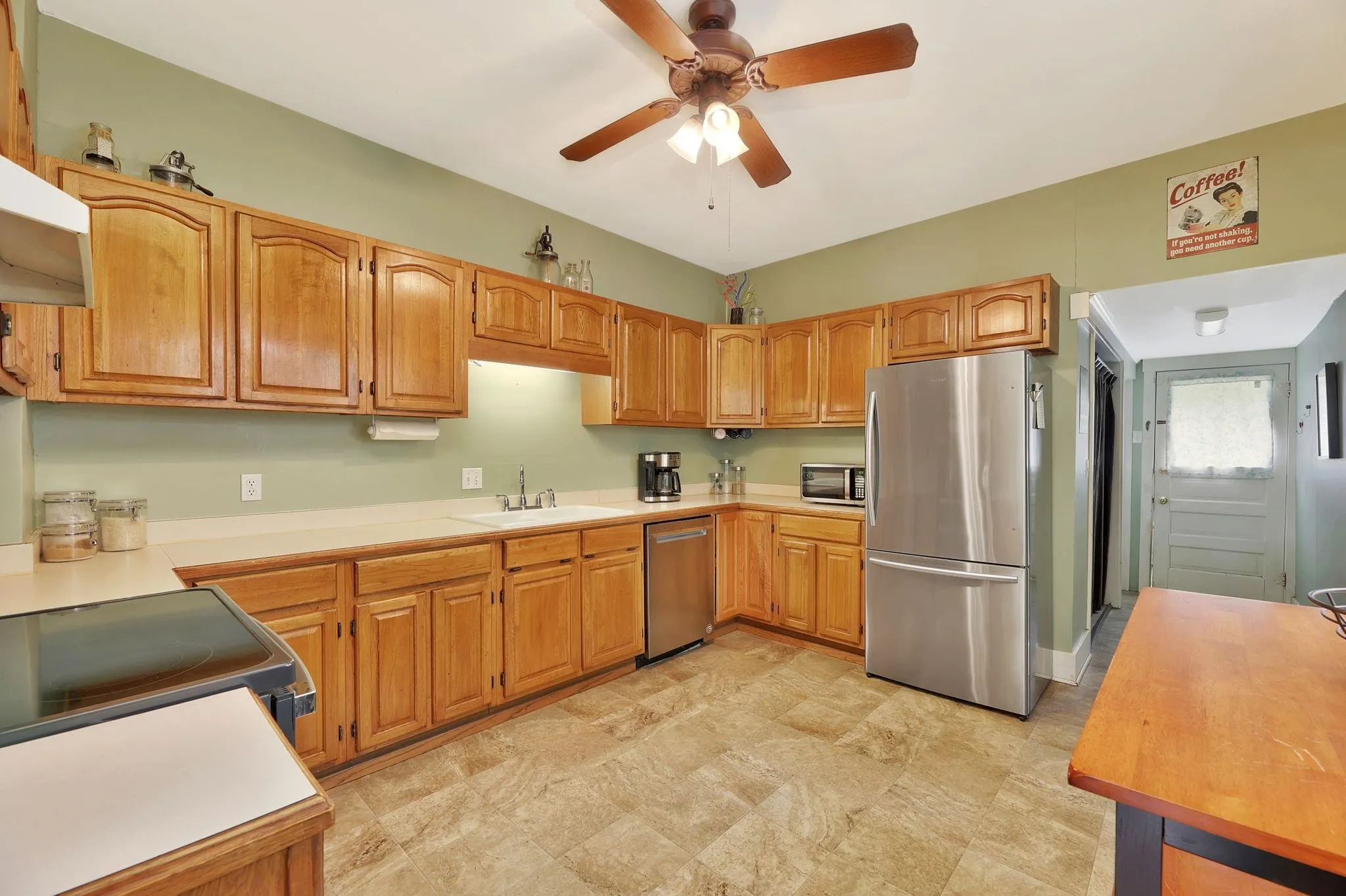 Wichita, Kansas 67211, United States, 3 Bedrooms Bedrooms, ,1 BathroomBathrooms,Residential,Pending,118329