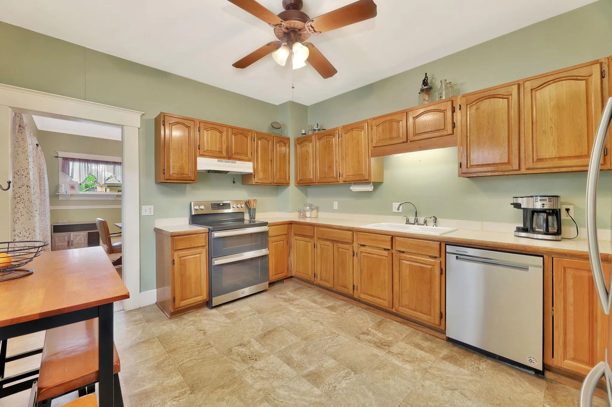 Wichita, Kansas 67211, United States, 3 Bedrooms Bedrooms, ,1 BathroomBathrooms,Residential,Pending,118329