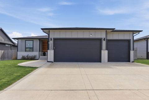 Homes For Sale - 10409 W Basil St<br/> Sedgwick County, Wichita, KS 67215