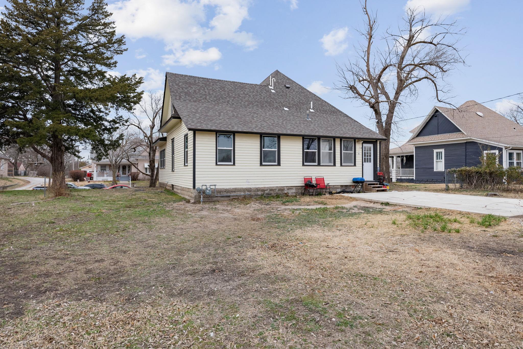 1114 N Pine St, Newton, Kansas image 25