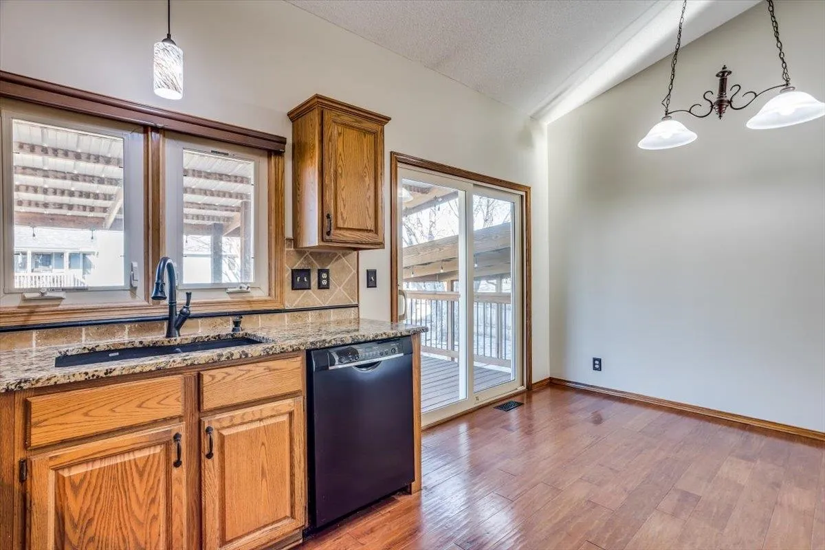 Derby, Kansas 67037, United States, 4 Bedrooms Bedrooms, ,3 BathroomsBathrooms,Residential,Pending,87272