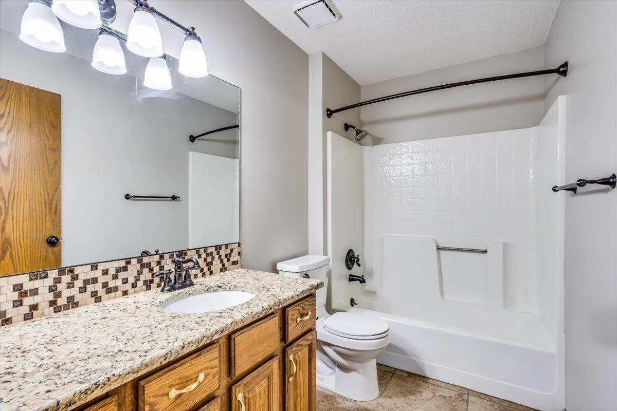 Derby, Kansas 67037, United States, 4 Bedrooms Bedrooms, ,3 BathroomsBathrooms,Residential,Pending,87272