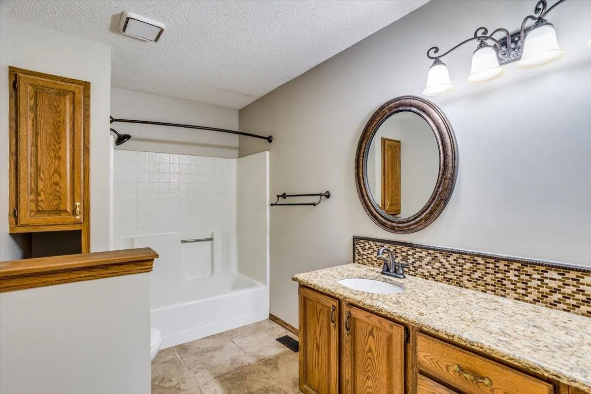 Derby, Kansas 67037, United States, 4 Bedrooms Bedrooms, ,3 BathroomsBathrooms,Residential,Pending,87272