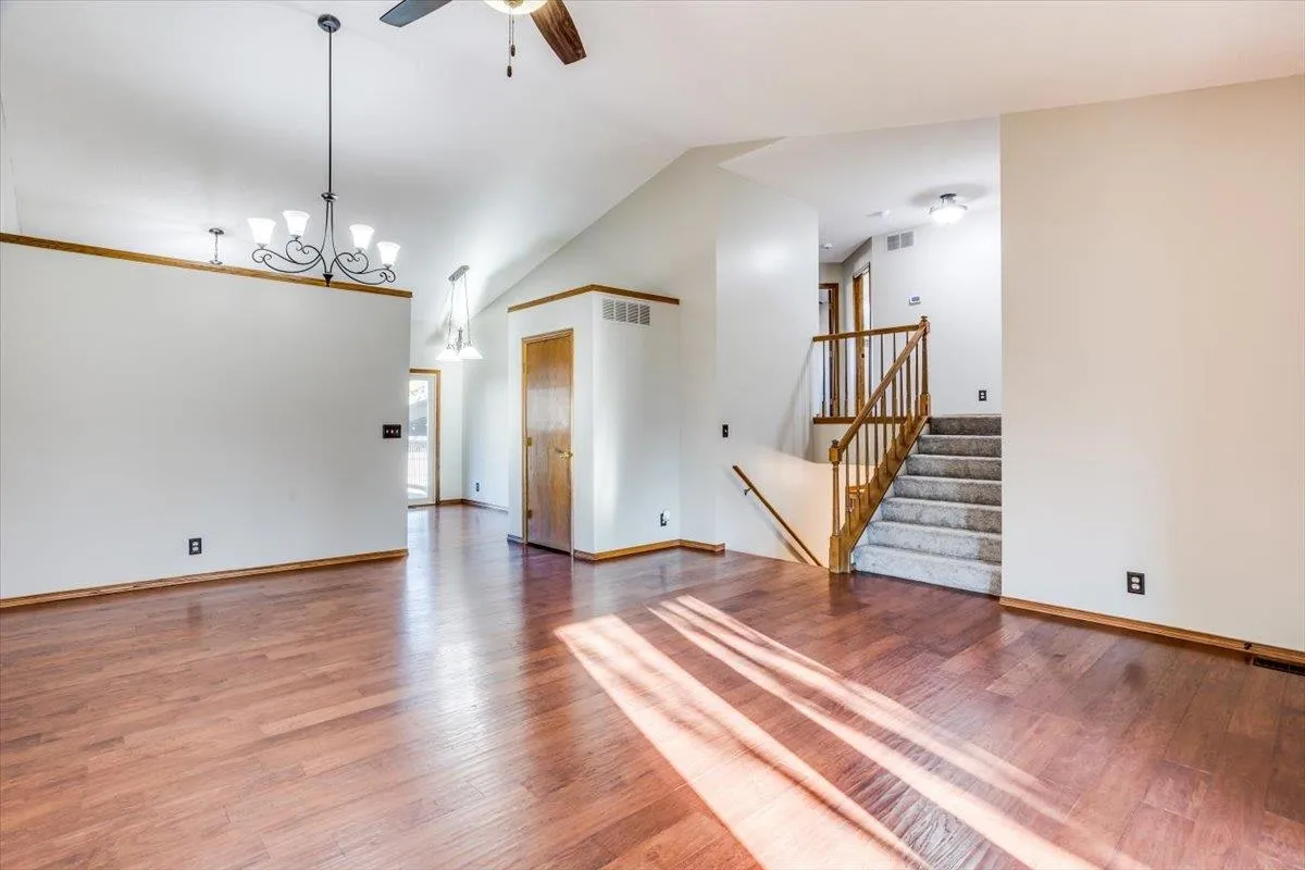 Derby, Kansas 67037, United States, 4 Bedrooms Bedrooms, ,3 BathroomsBathrooms,Residential,Pending,87272