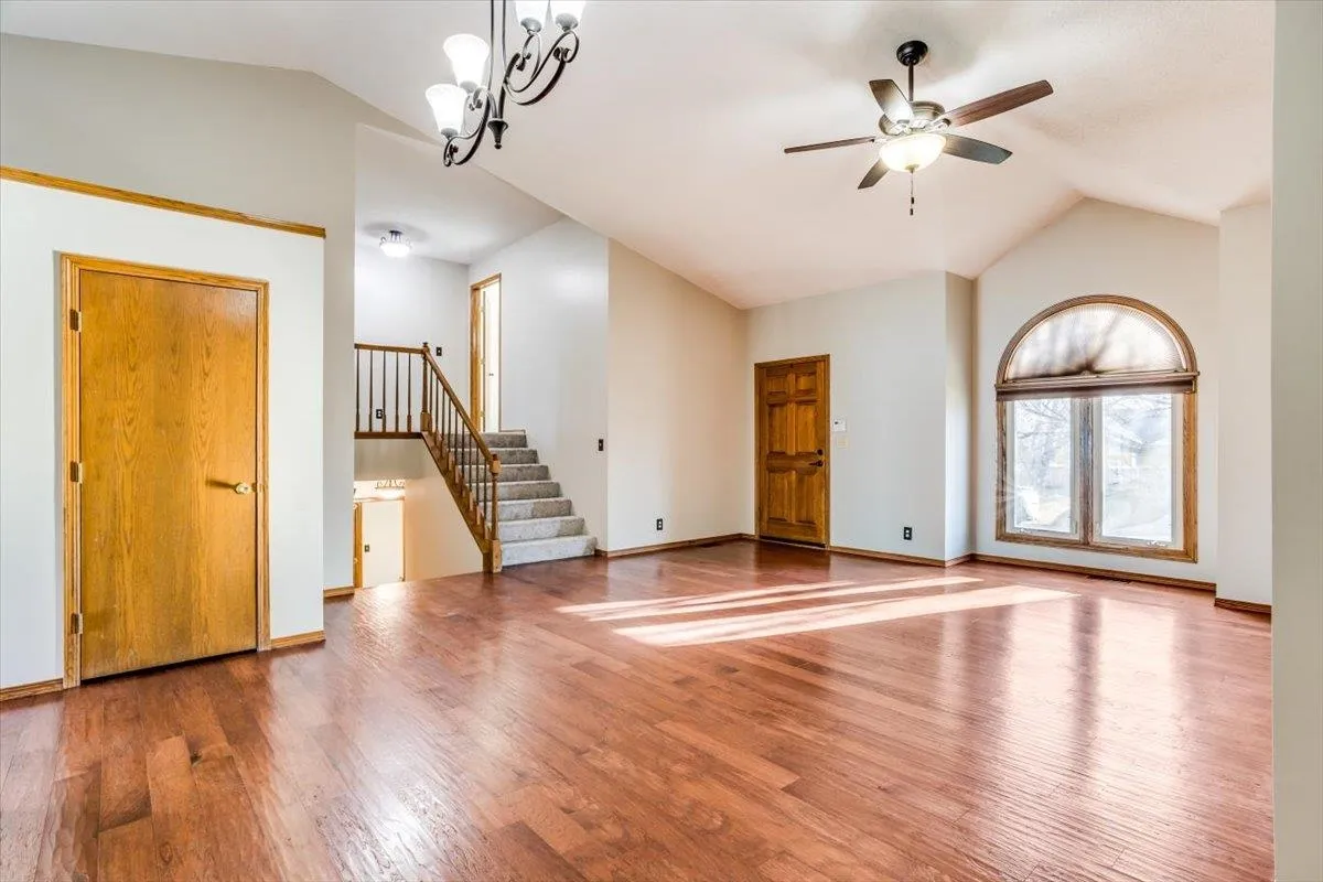 Derby, Kansas 67037, United States, 4 Bedrooms Bedrooms, ,3 BathroomsBathrooms,Residential,Pending,87272