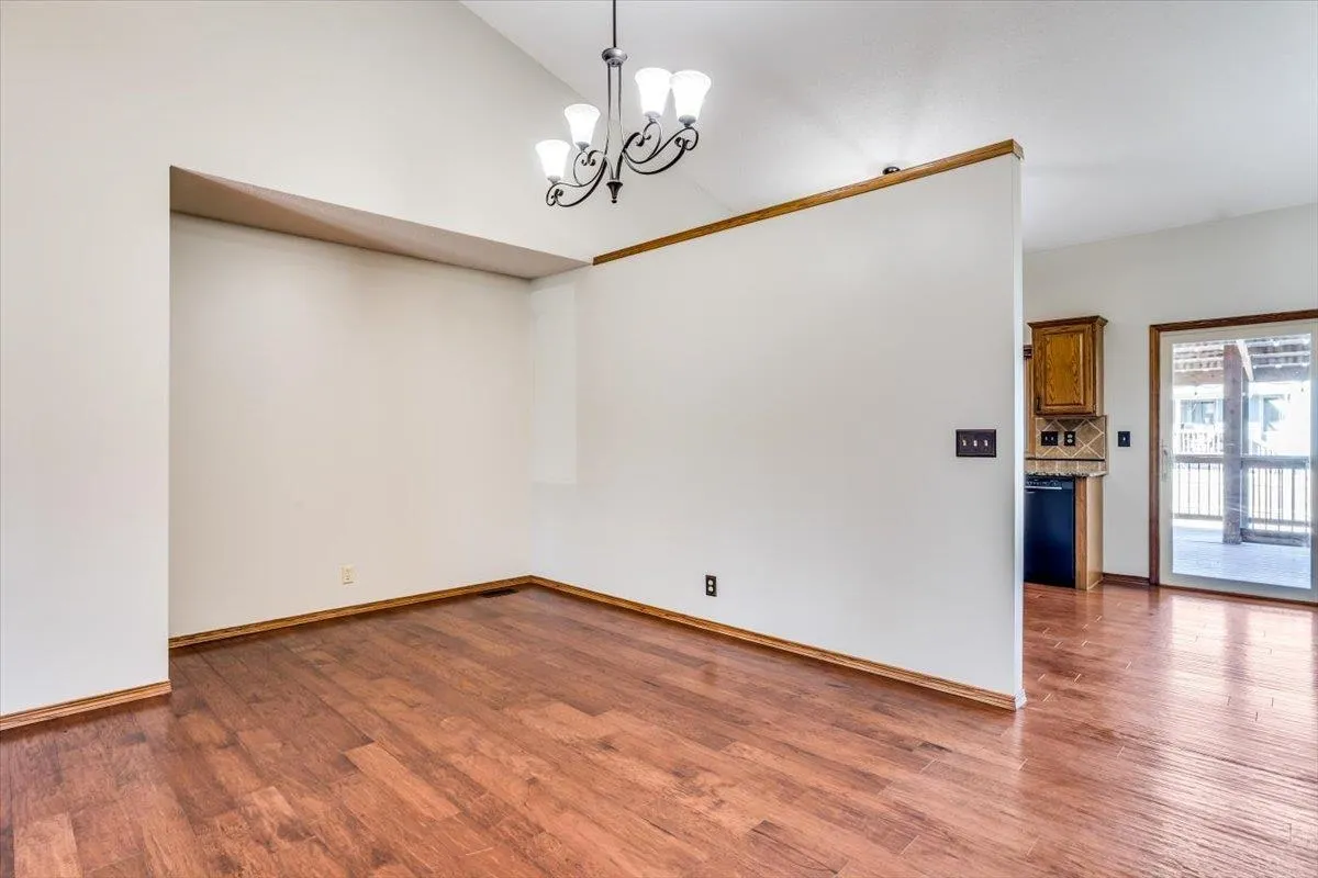 Derby, Kansas 67037, United States, 4 Bedrooms Bedrooms, ,3 BathroomsBathrooms,Residential,Pending,87272