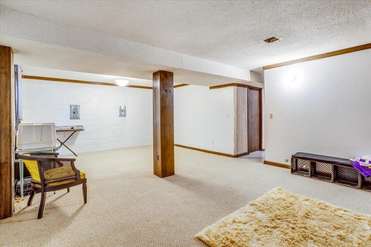 821 E 4th Cir, Douglass, Kansas image 25