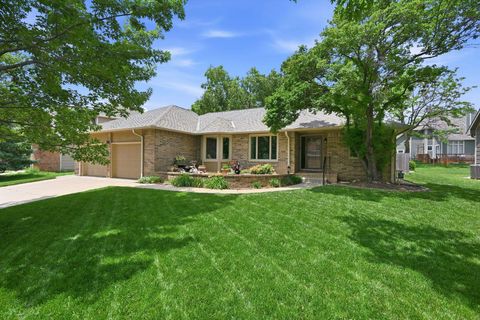 Homes For Sale - 1319 N Coachhouse Ct<br/> Wichita, KS 67235