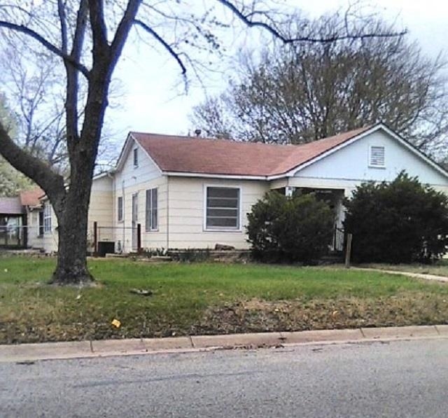 1303 N 5th Street, Arkansas City, Kansas image 1