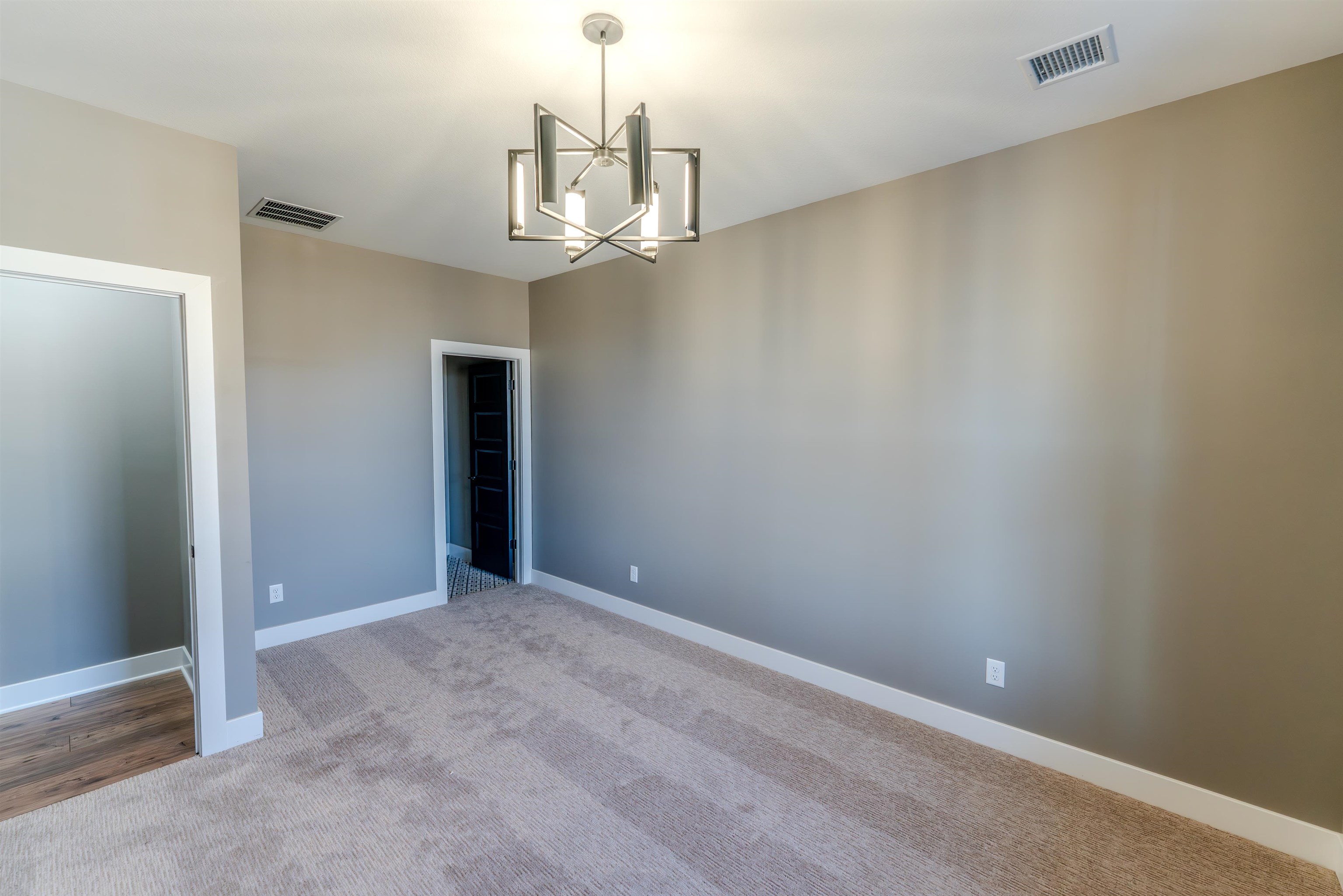 4542 N Sandkey St, Wichita, Kansas image 18
