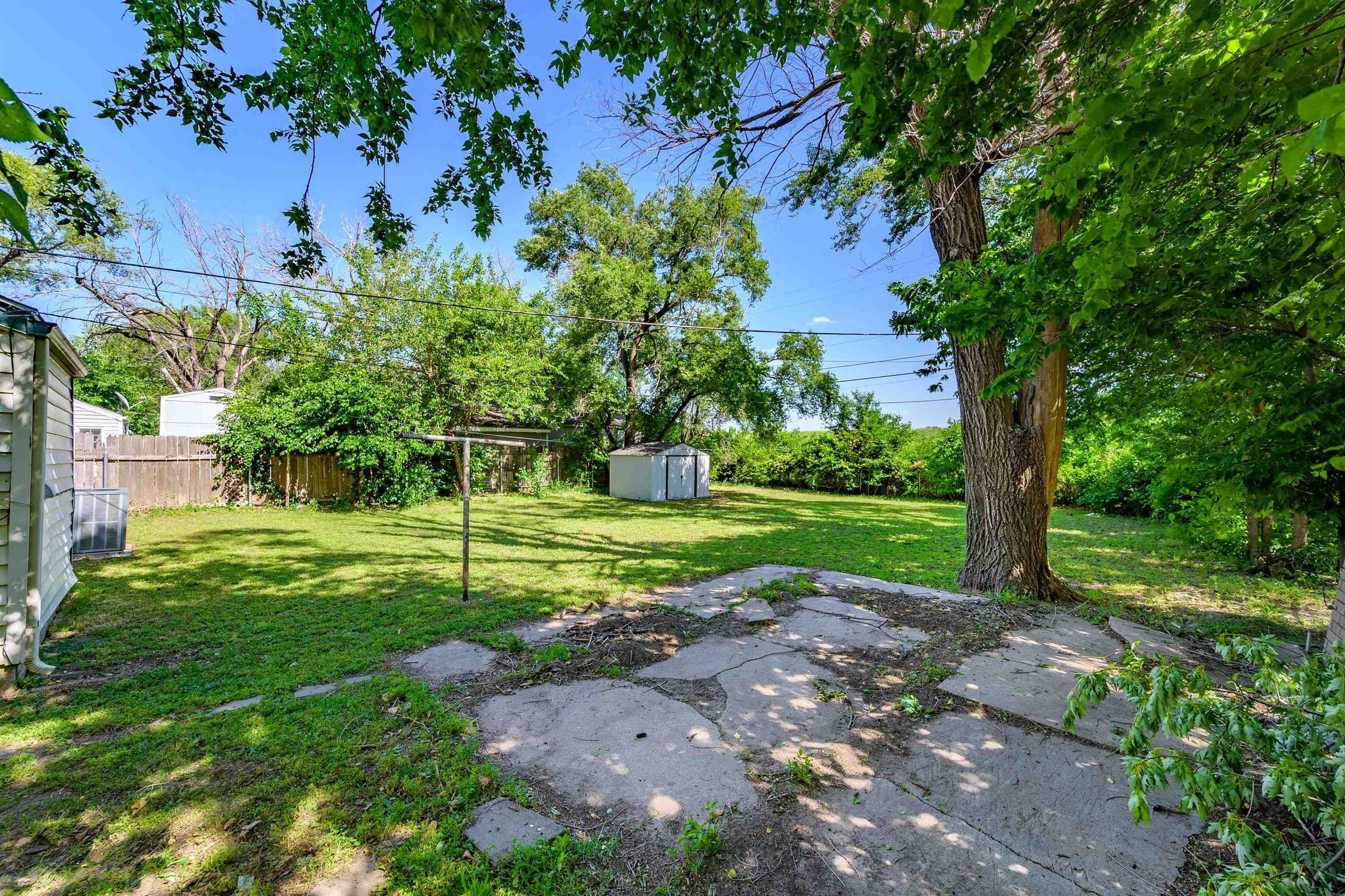 401 W Grover Ave, Wichita, Kansas image 28