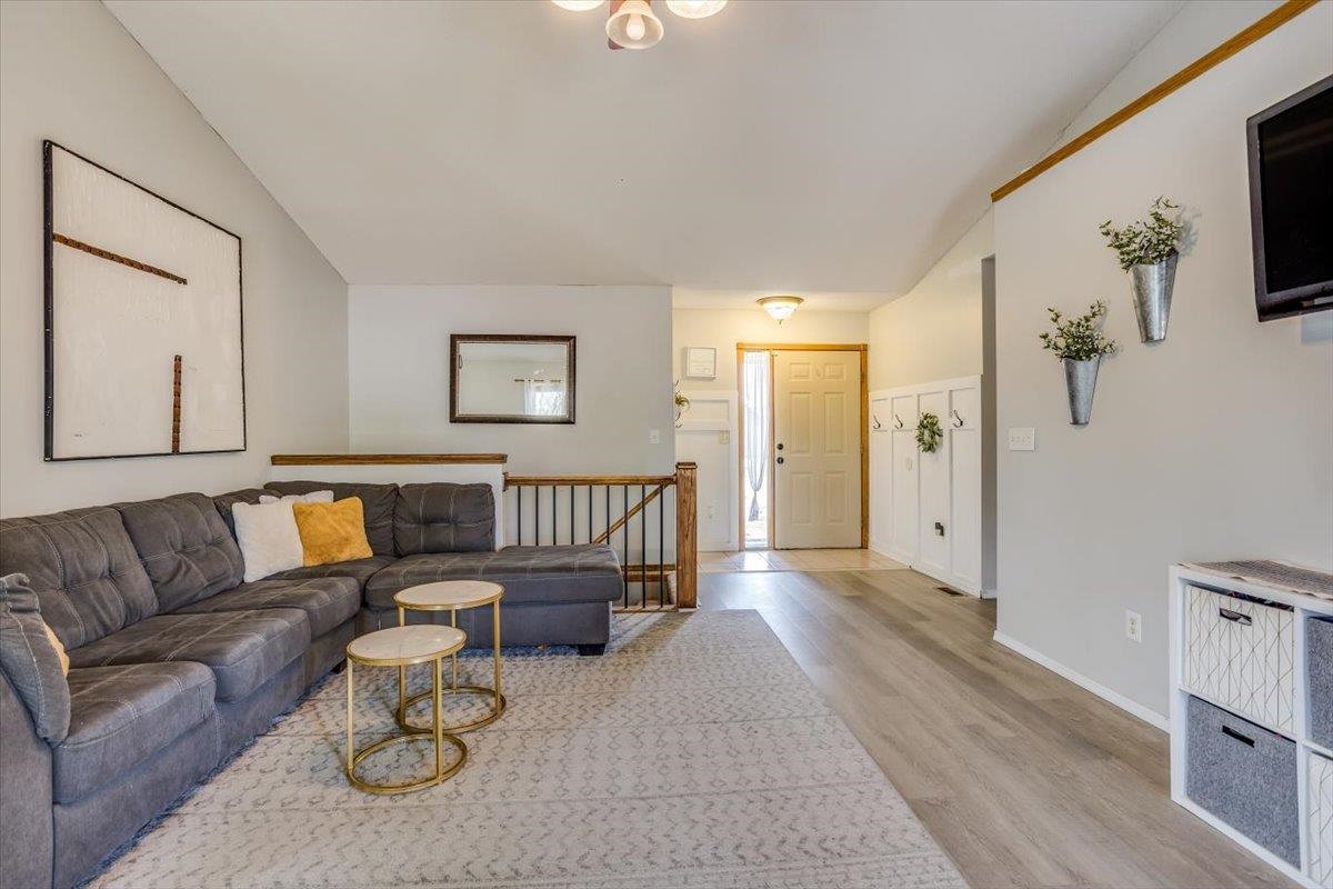 Derby, Kansas 67037, United States, 5 Bedrooms Bedrooms, ,3 BathroomsBathrooms,Residential,Pending,57696