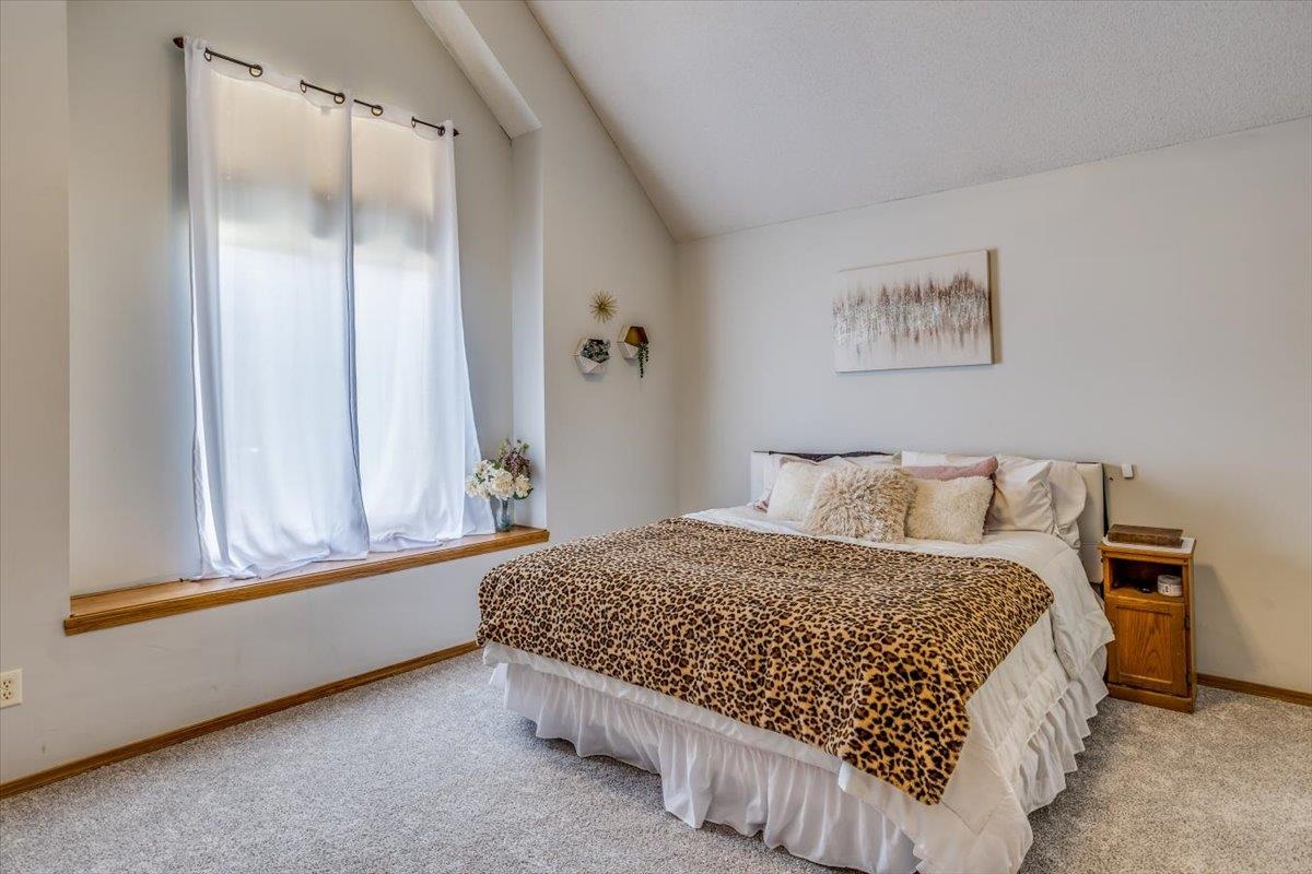 Derby, Kansas 67037, United States, 5 Bedrooms Bedrooms, ,3 BathroomsBathrooms,Residential,Pending,57696