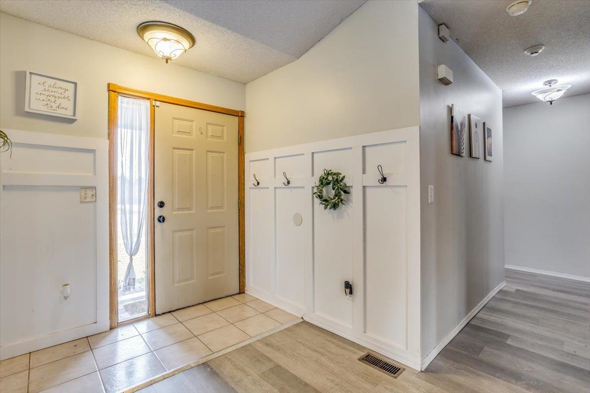 Derby, Kansas 67037, United States, 5 Bedrooms Bedrooms, ,3 BathroomsBathrooms,Residential,Pending,57696