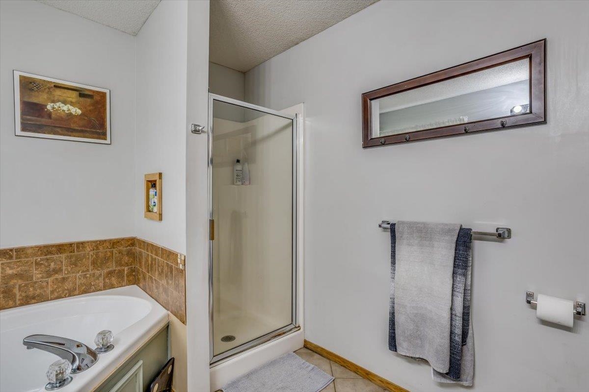 Derby, Kansas 67037, United States, 5 Bedrooms Bedrooms, ,3 BathroomsBathrooms,Residential,Pending,57696