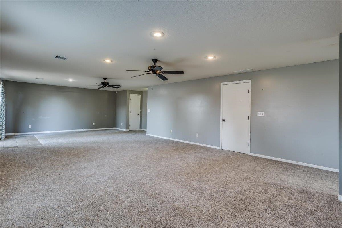 Derby, Kansas 67037, United States, 5 Bedrooms Bedrooms, ,3 BathroomsBathrooms,Residential,Pending,57696