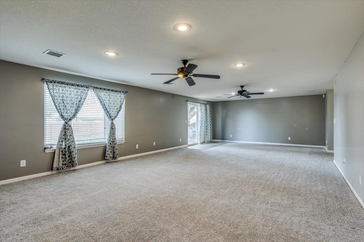 Derby, Kansas 67037, United States, 5 Bedrooms Bedrooms, ,3 BathroomsBathrooms,Residential,Pending,57696