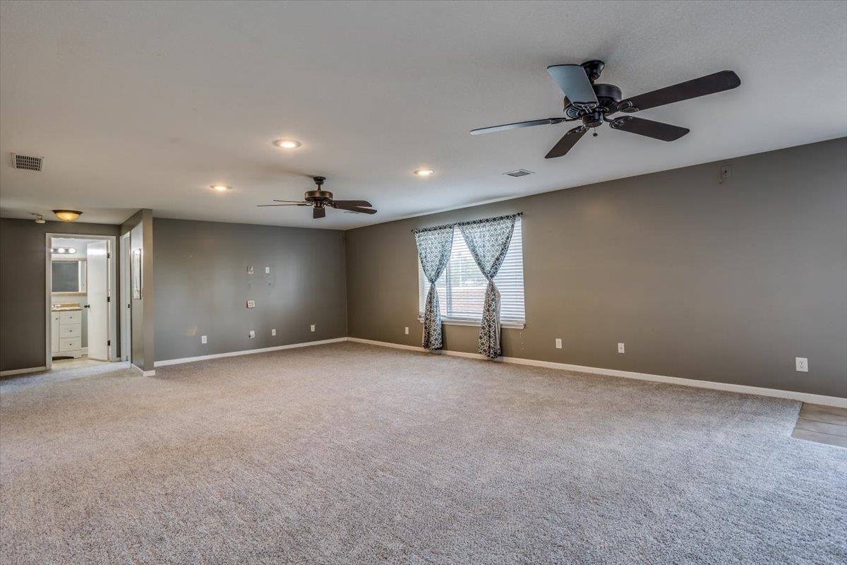 Derby, Kansas 67037, United States, 5 Bedrooms Bedrooms, ,3 BathroomsBathrooms,Residential,Pending,57696