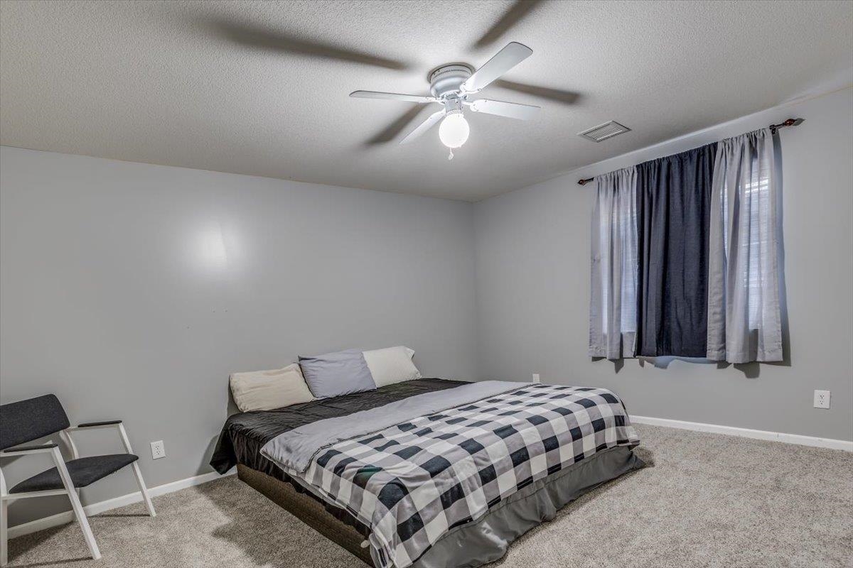 Derby, Kansas 67037, United States, 5 Bedrooms Bedrooms, ,3 BathroomsBathrooms,Residential,Pending,57696