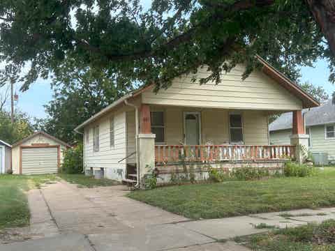 Homes For Sale - 853 Sheridan St<br/> Salina, KS 67401