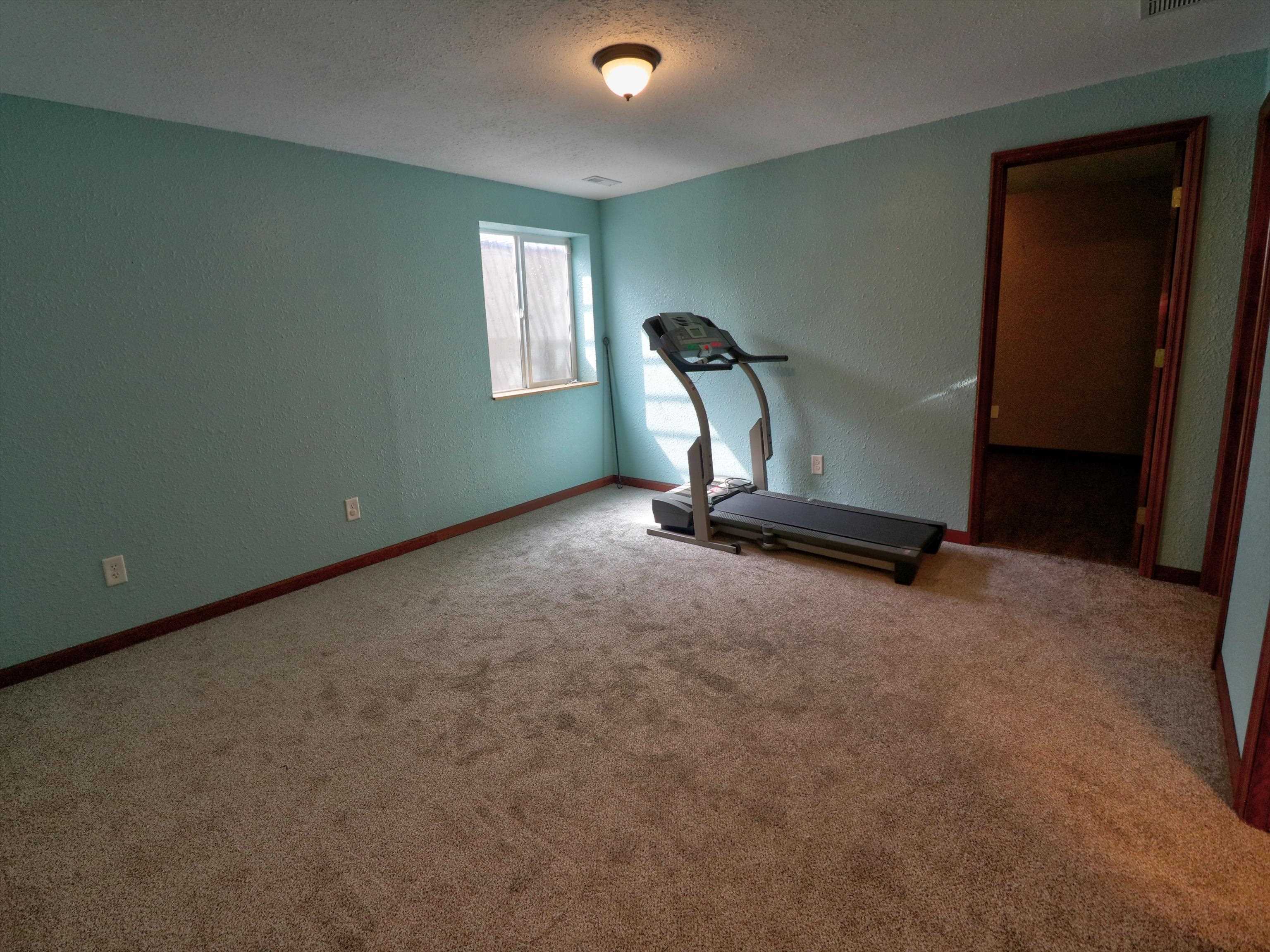 2015 S Poplar St, Newton, Virginia image 20