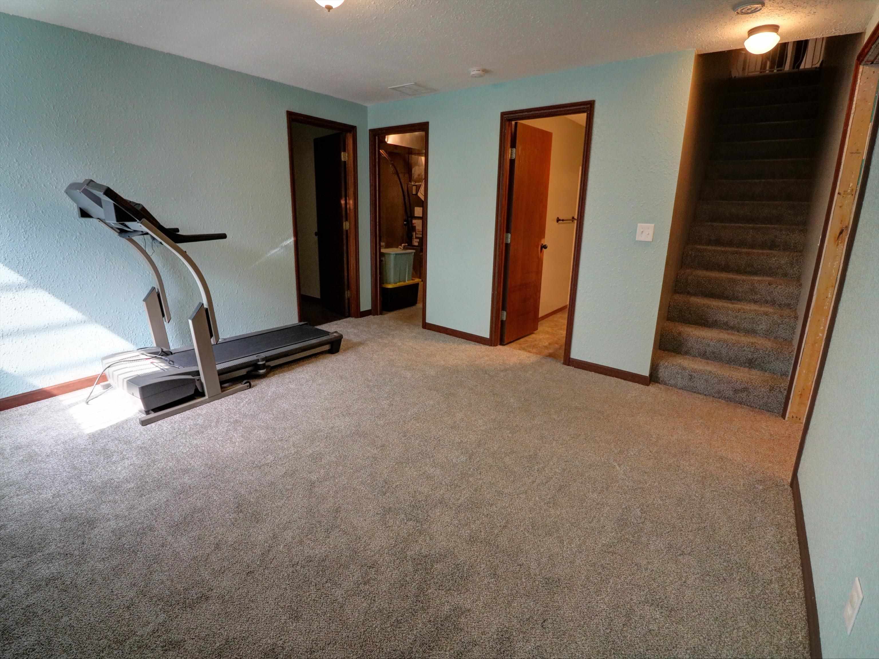2015 S Poplar St, Newton, Virginia image 21
