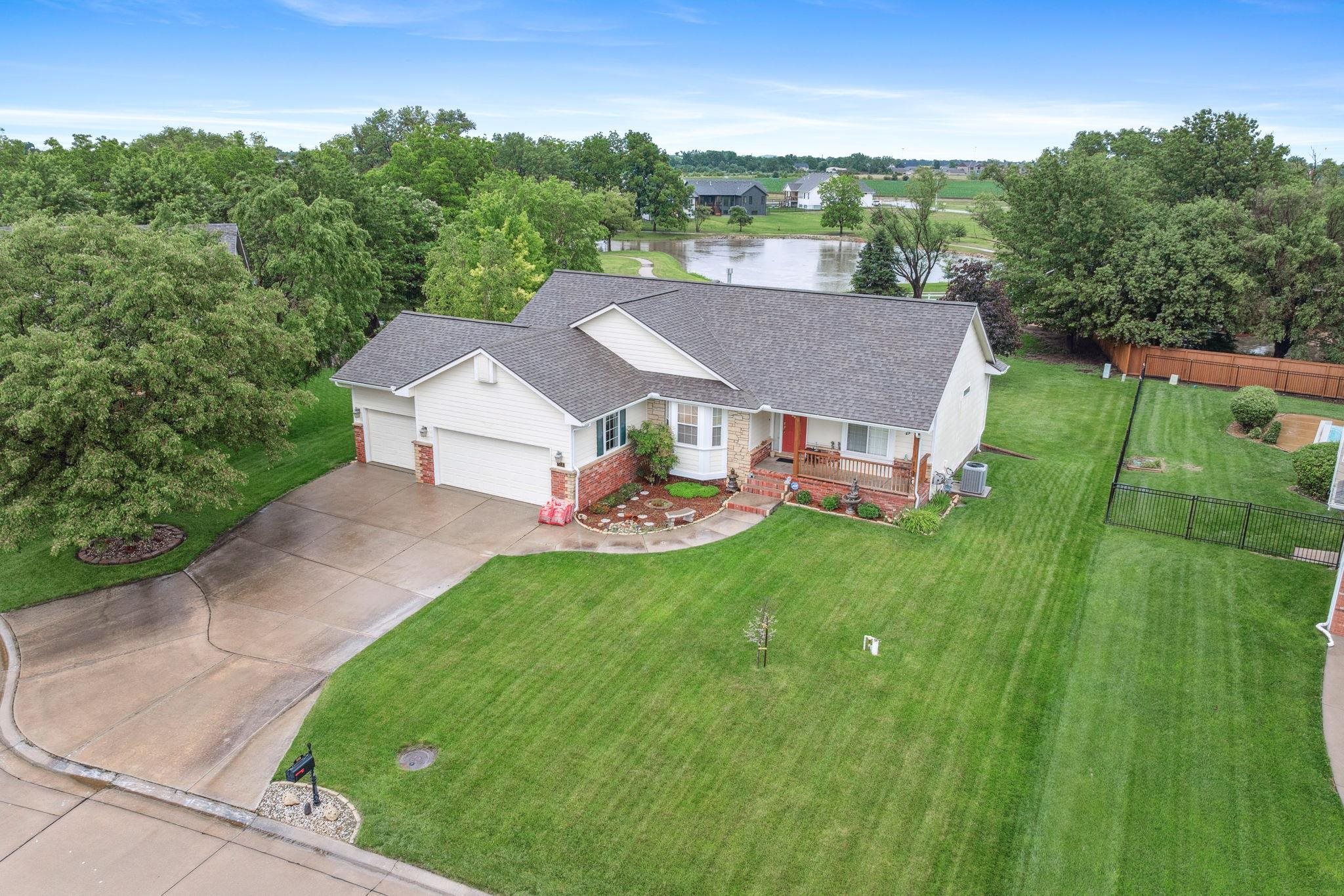 518 Autumn Glen Ct, Newton, Virginia image 1