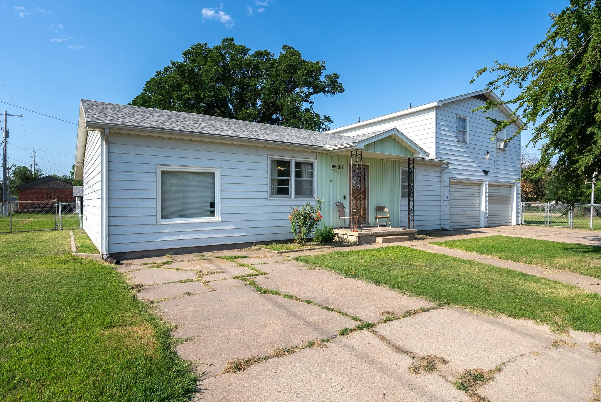 217 W Blaine St, Burrton, Kansas image 2