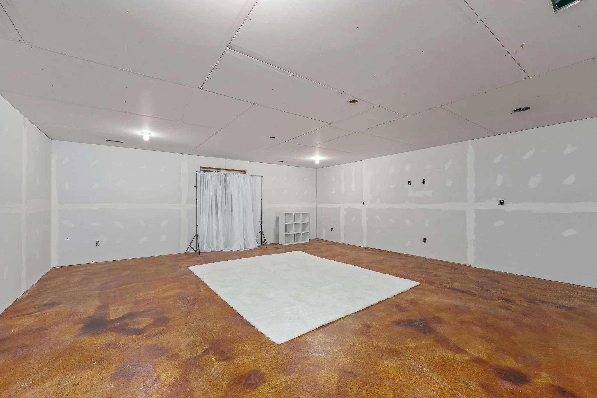 Derby, Kansas 67037, United States, 5 Bedrooms Bedrooms, ,3 BathroomsBathrooms,Residential,Pending,116720