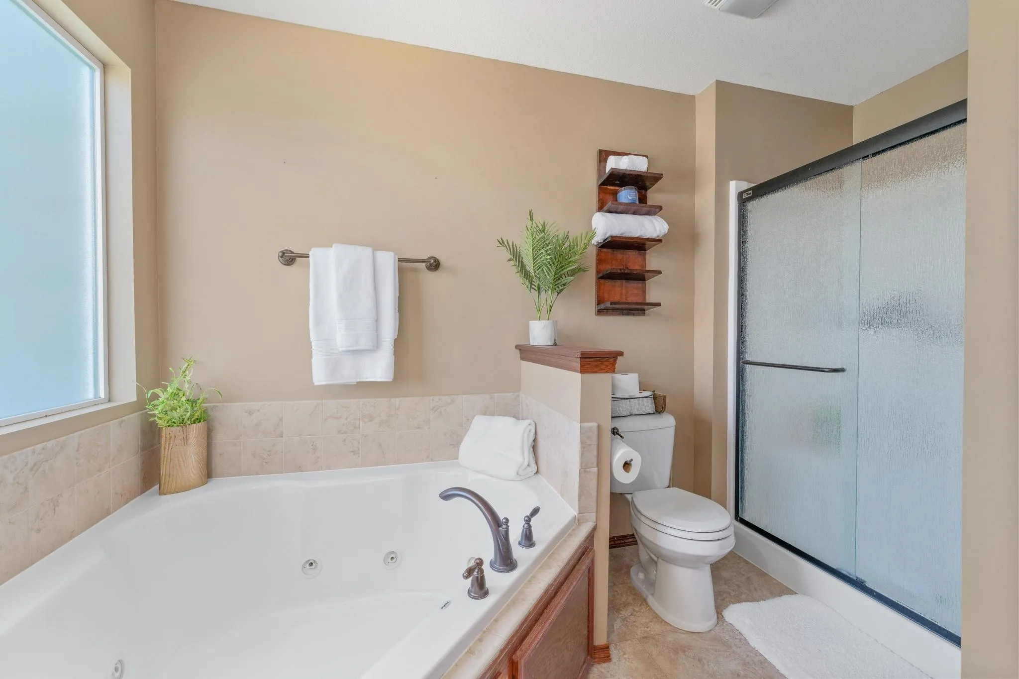 Derby, Kansas 67037, United States, 5 Bedrooms Bedrooms, ,3 BathroomsBathrooms,Residential,Pending,116720