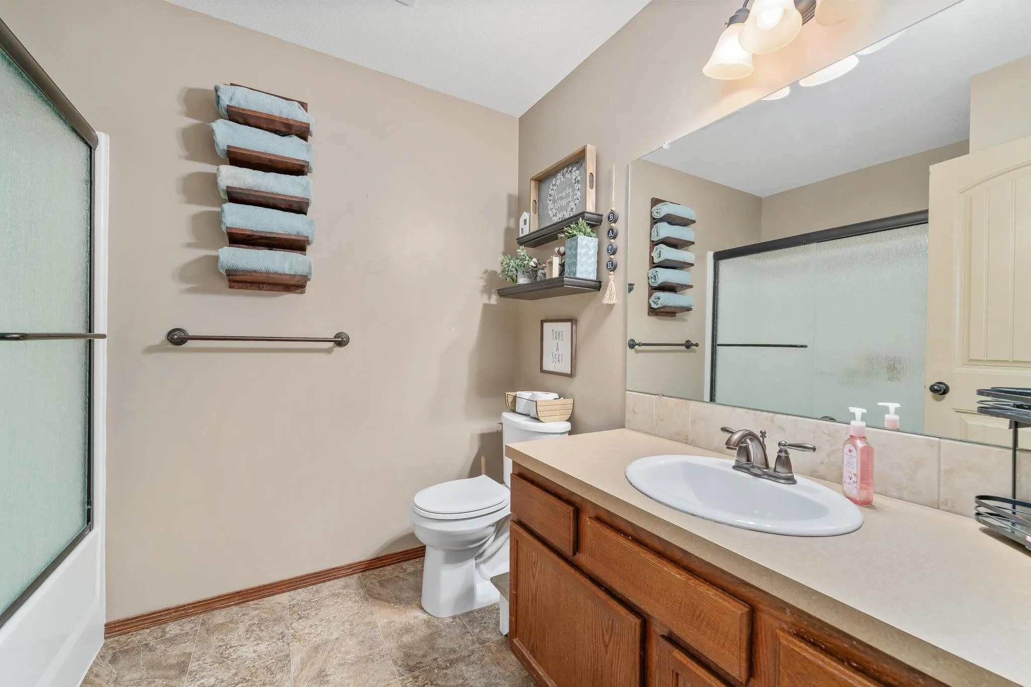 Derby, Kansas 67037, United States, 5 Bedrooms Bedrooms, ,3 BathroomsBathrooms,Residential,Pending,116720