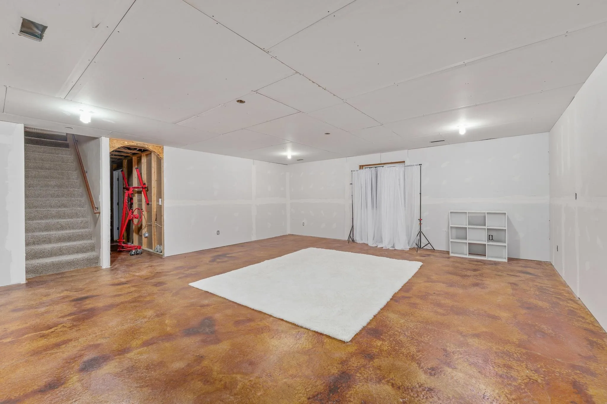 Derby, Kansas 67037, United States, 5 Bedrooms Bedrooms, ,3 BathroomsBathrooms,Residential,Pending,116720