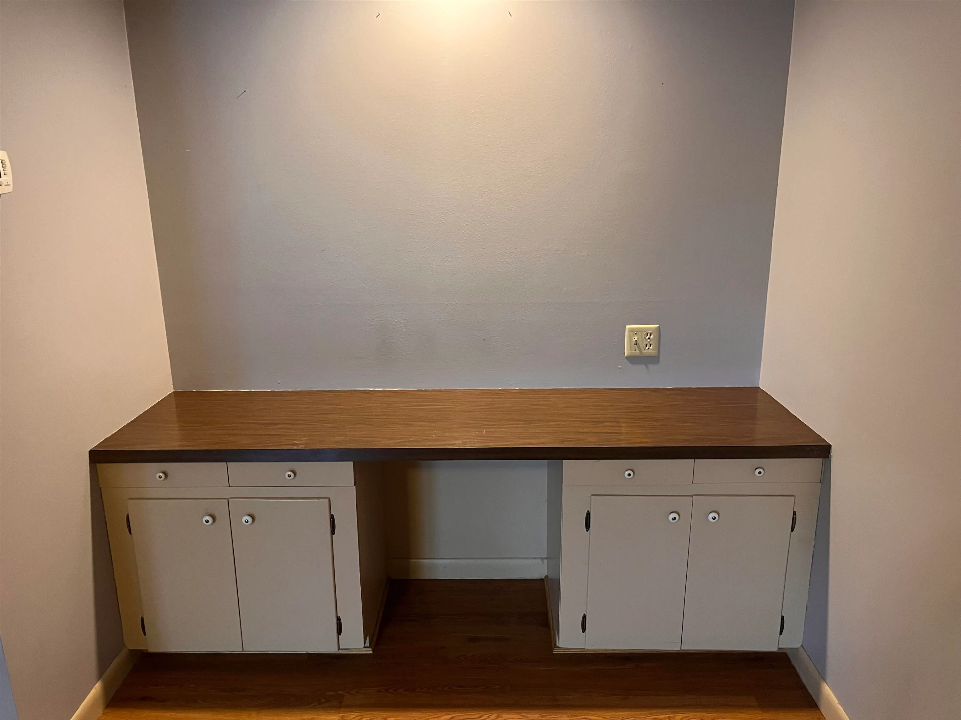 Newton, Kansas 67114, United States, 4 Bedrooms Bedrooms, ,3 BathroomsBathrooms,Residential,Pending,144300