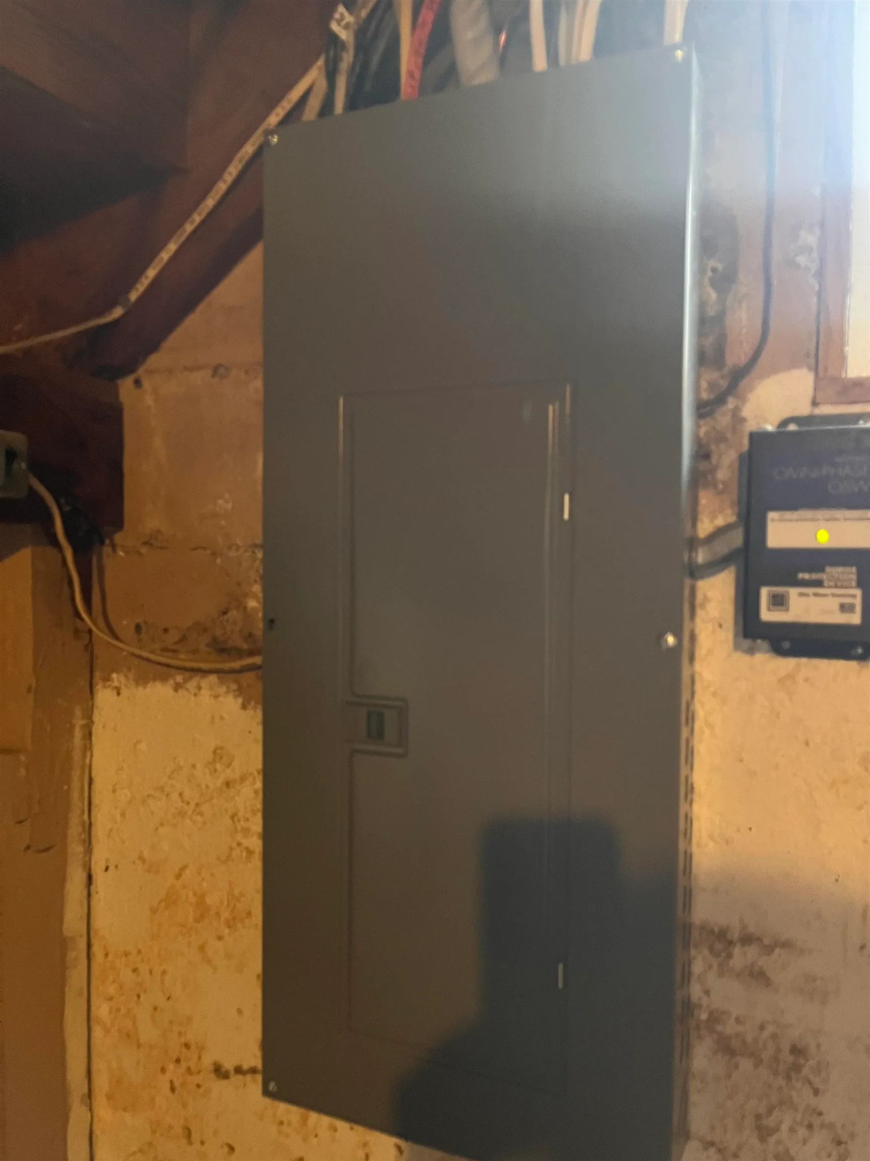 Newton, Kansas 67114, United States, 4 Bedrooms Bedrooms, ,3 BathroomsBathrooms,Residential,Pending,144300