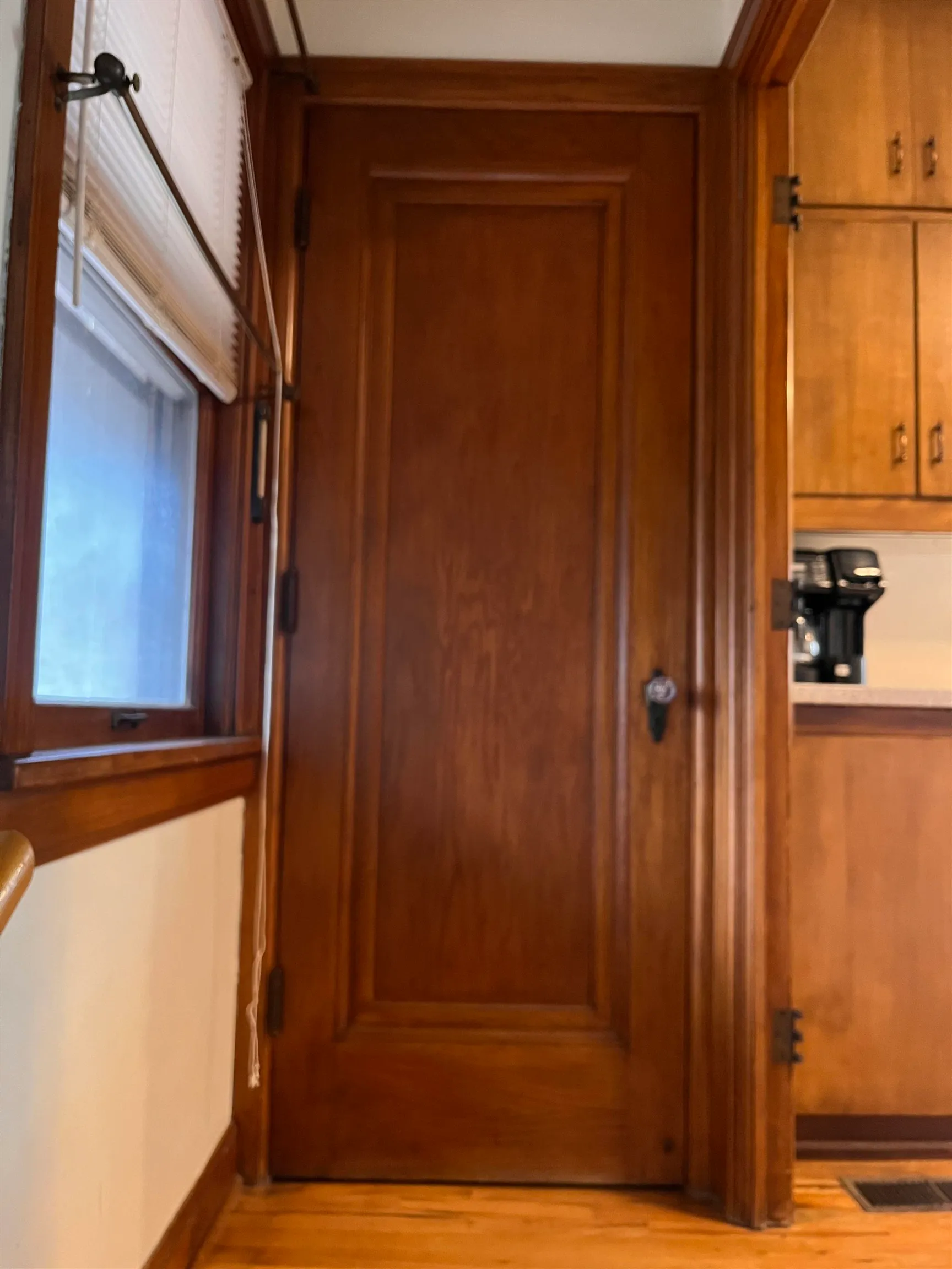 Newton, Kansas 67114, United States, 4 Bedrooms Bedrooms, ,3 BathroomsBathrooms,Residential,Pending,144300