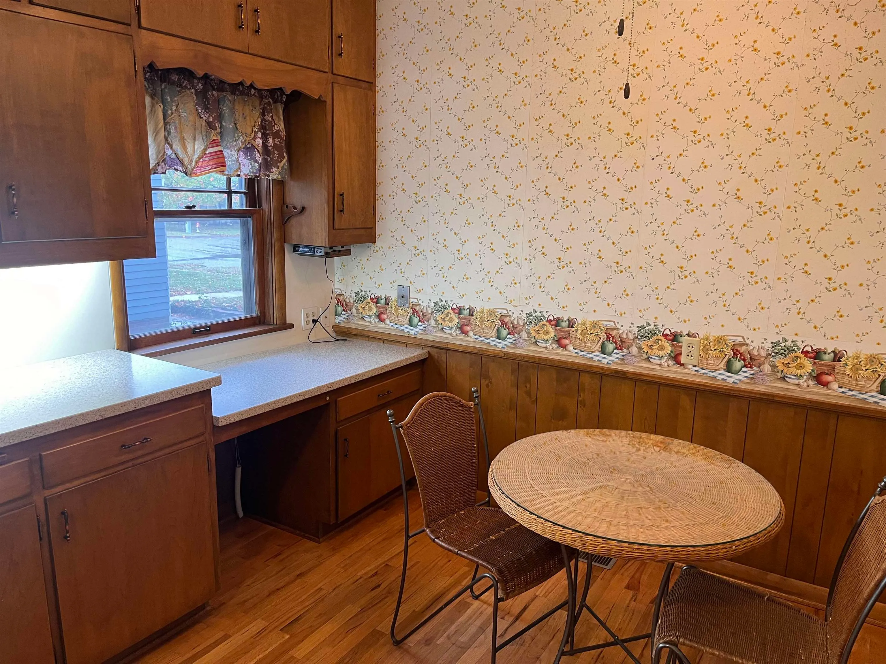 Newton, Kansas 67114, United States, 4 Bedrooms Bedrooms, ,3 BathroomsBathrooms,Residential,Pending,144300