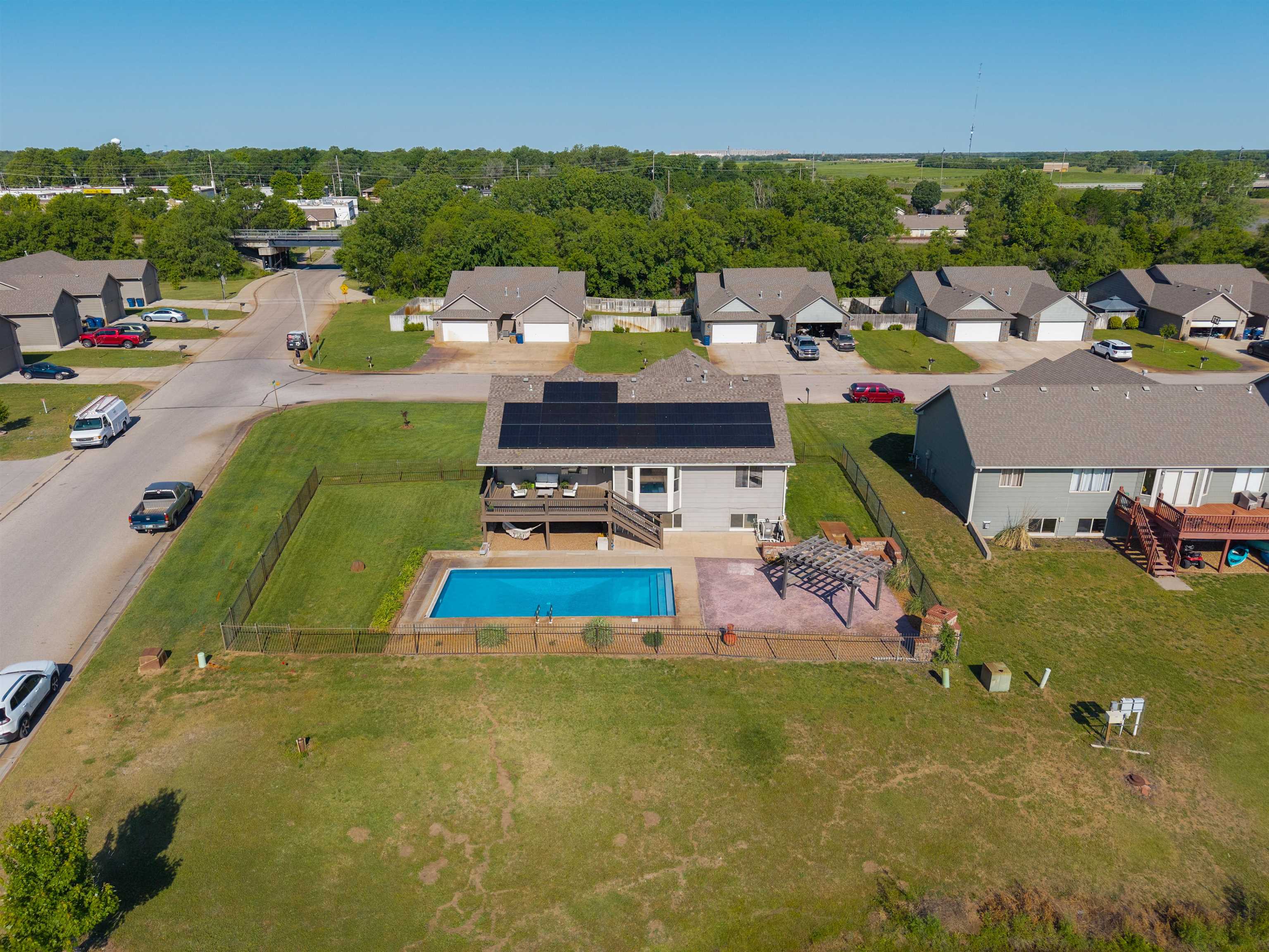 410 N Baughman St, Haysville, Kansas image 32