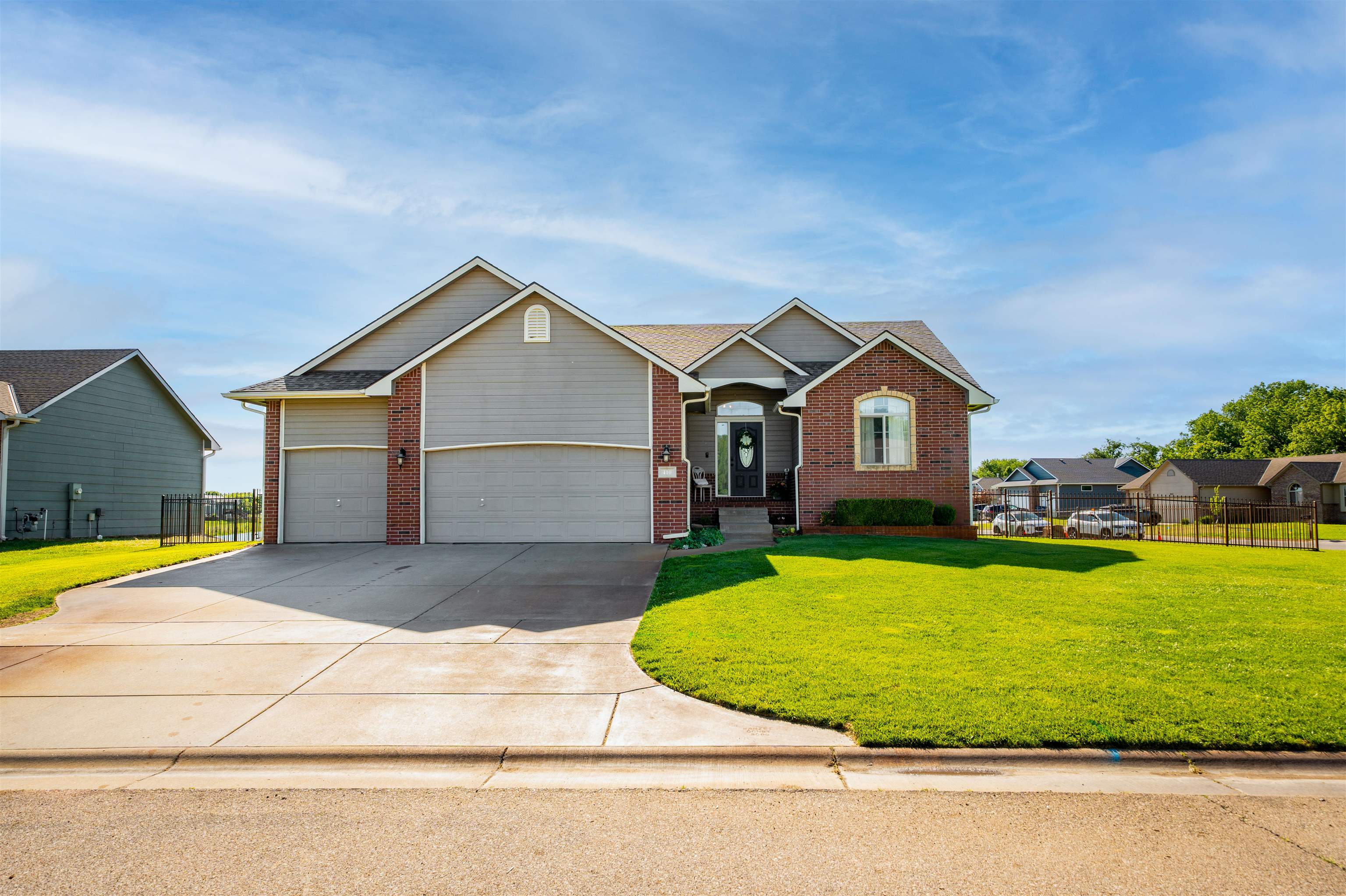 410 N Baughman St, Haysville, Kansas image 1
