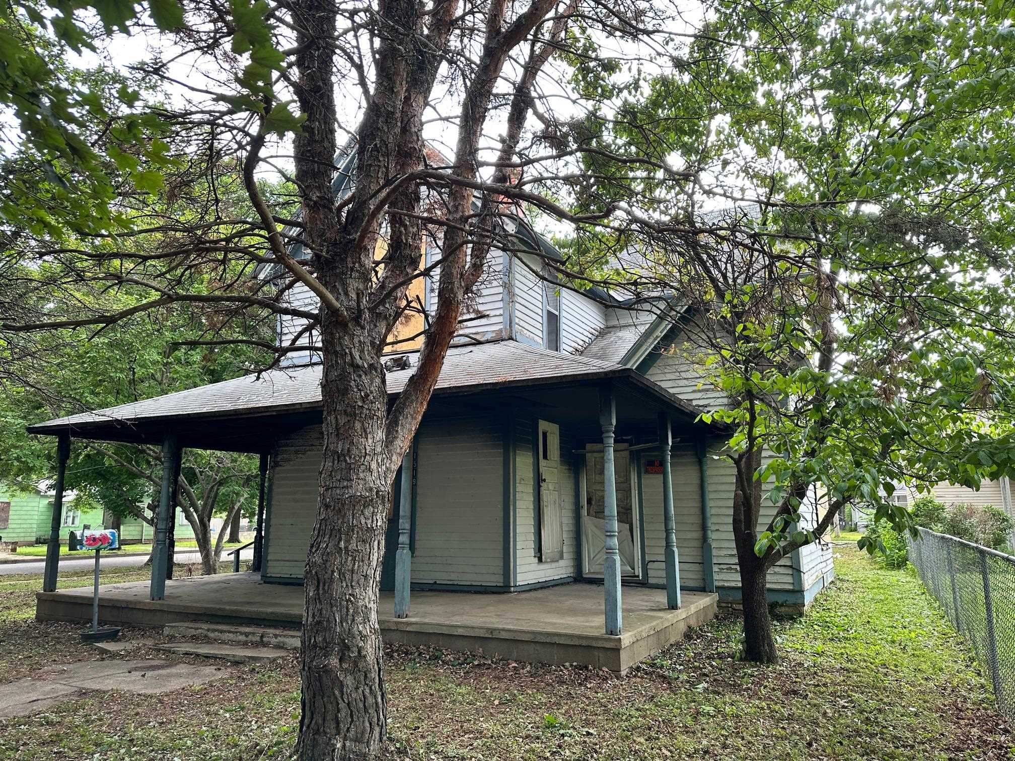 1519 Fuller St, Winfield, Kansas image 2