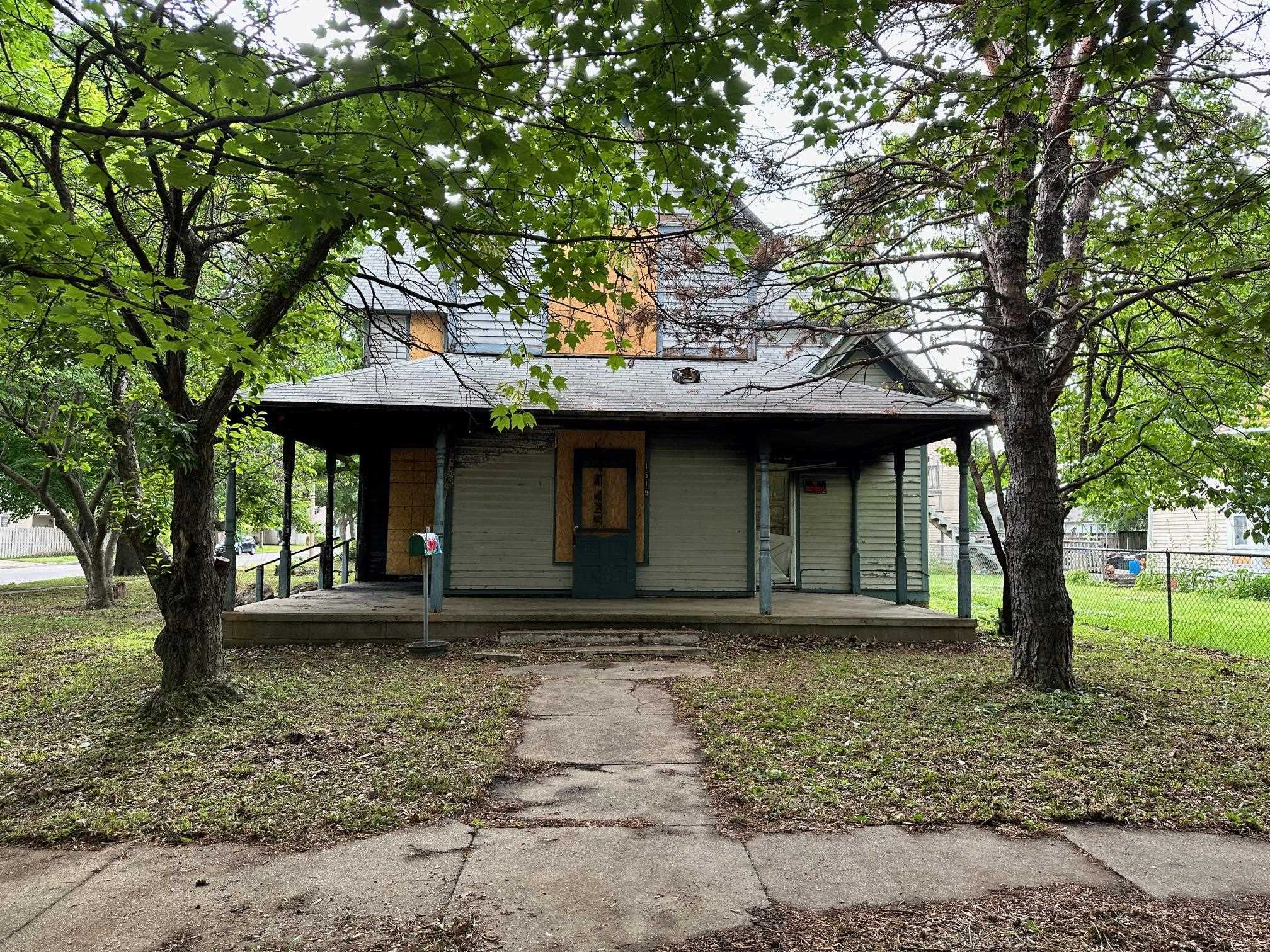 1519 Fuller St, Winfield, Kansas image 1