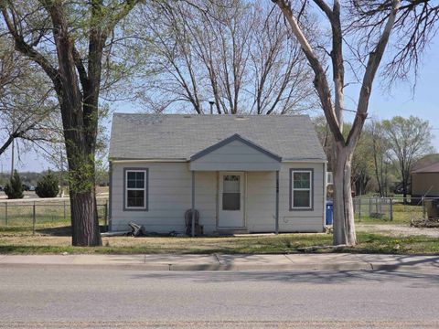 Homes For Sale - 1540 N Andover Rd<br/> Andover, KS 67002