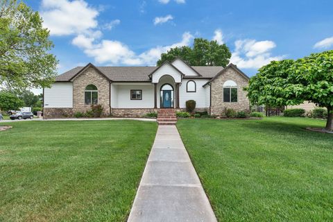Homes For Sale - 1307 W Hannah Lane<br/> Haysville, KS 67060
