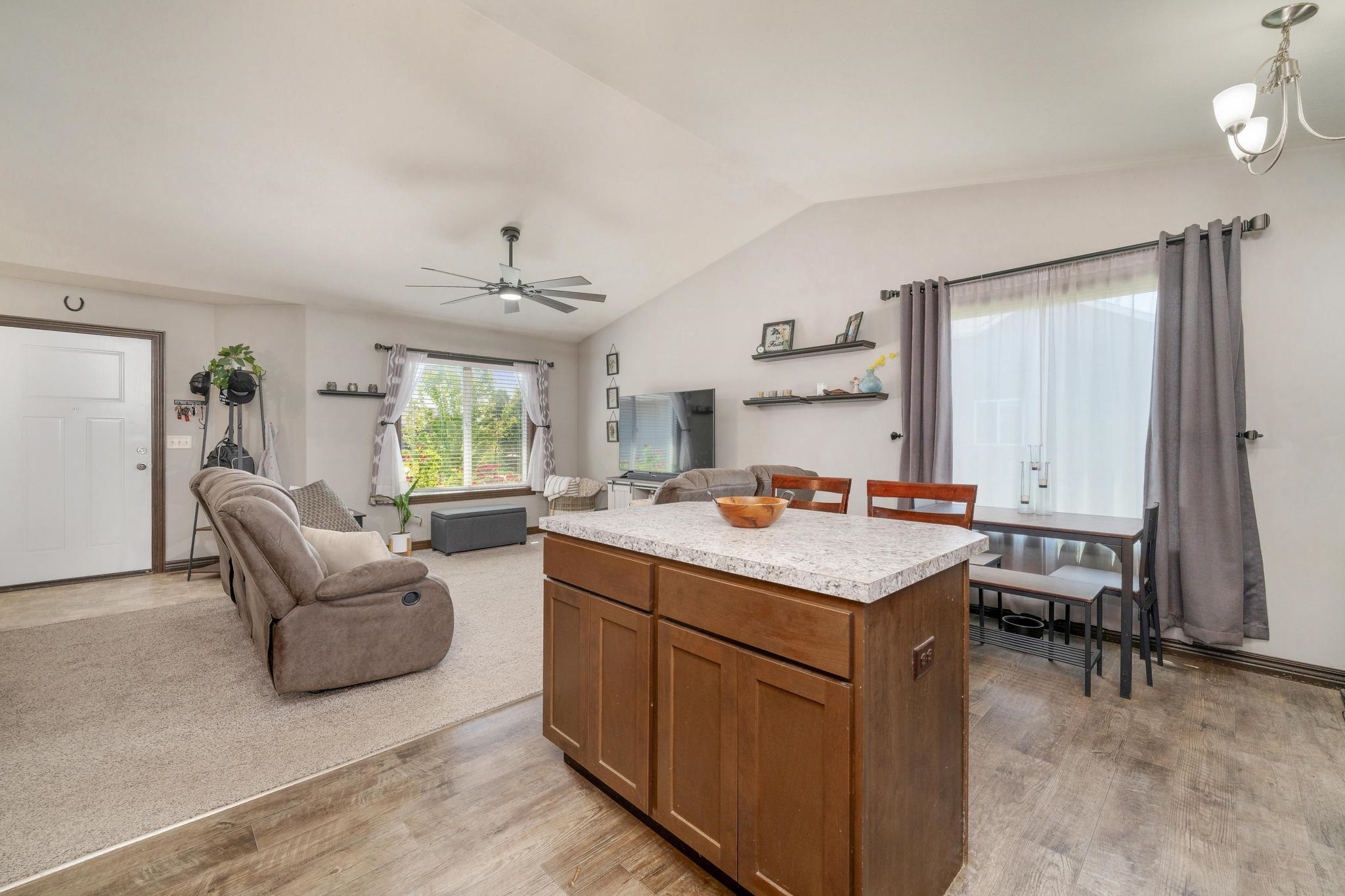 2121 S Wheatland St, Wichita, Virginia image 22
