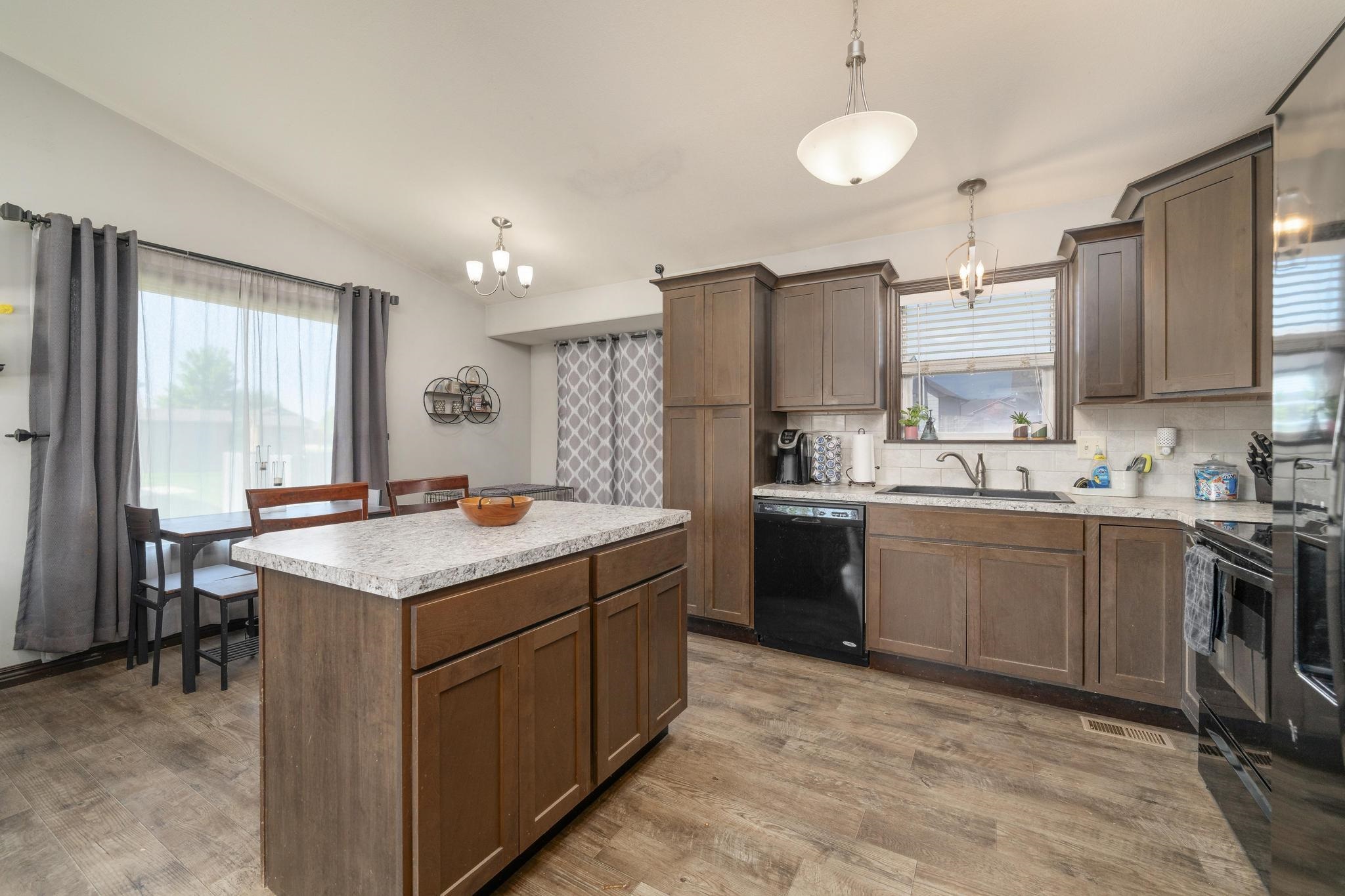 2121 S Wheatland St, Wichita, Virginia image 5