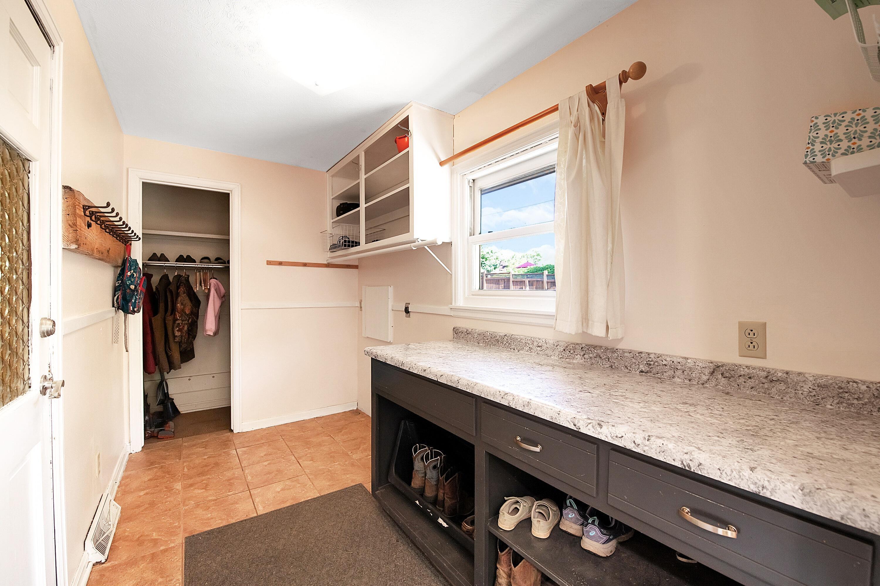 2111 Melrose Ln, Salina, Kansas image 20