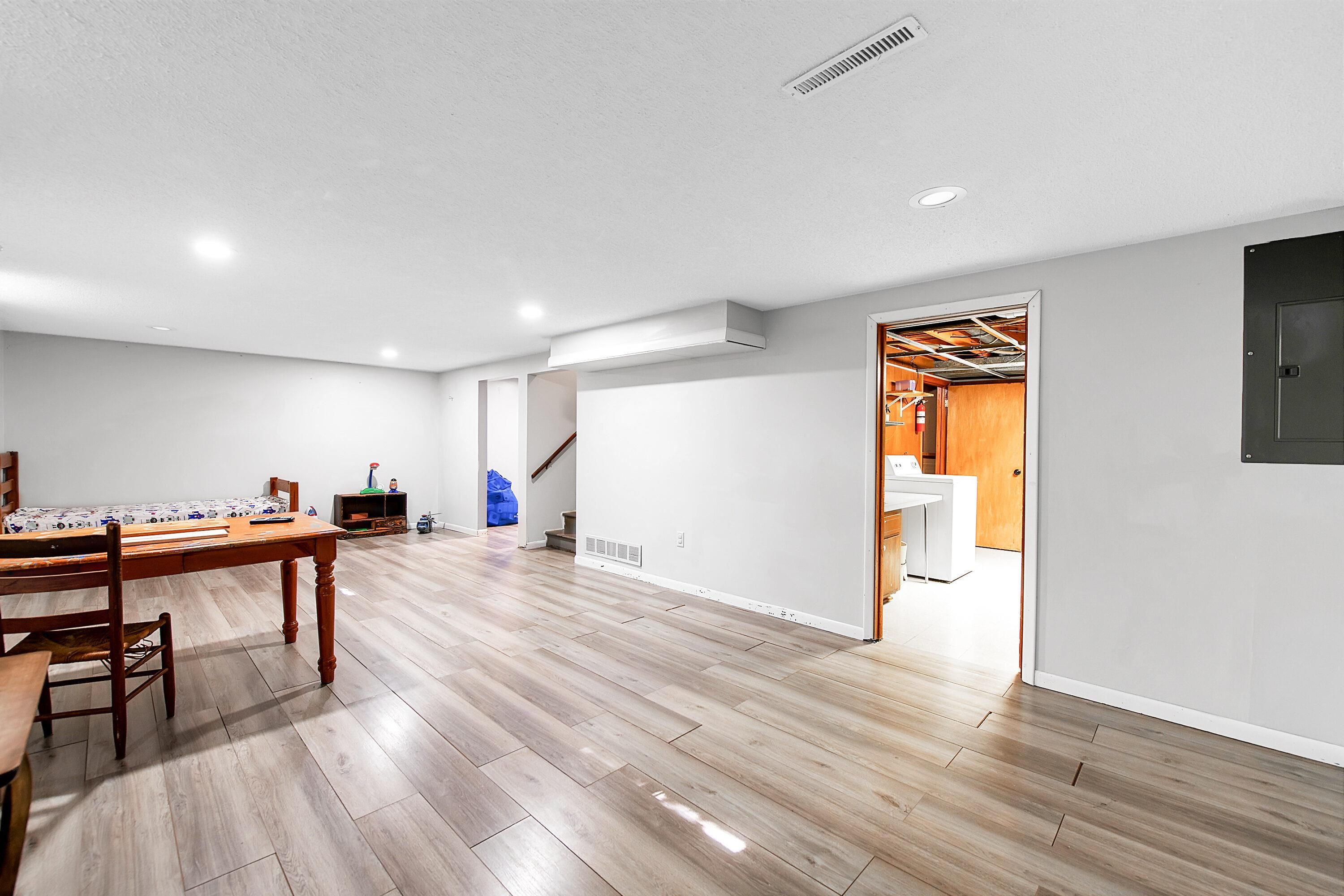 2111 Melrose Ln, Salina, Kansas image 32